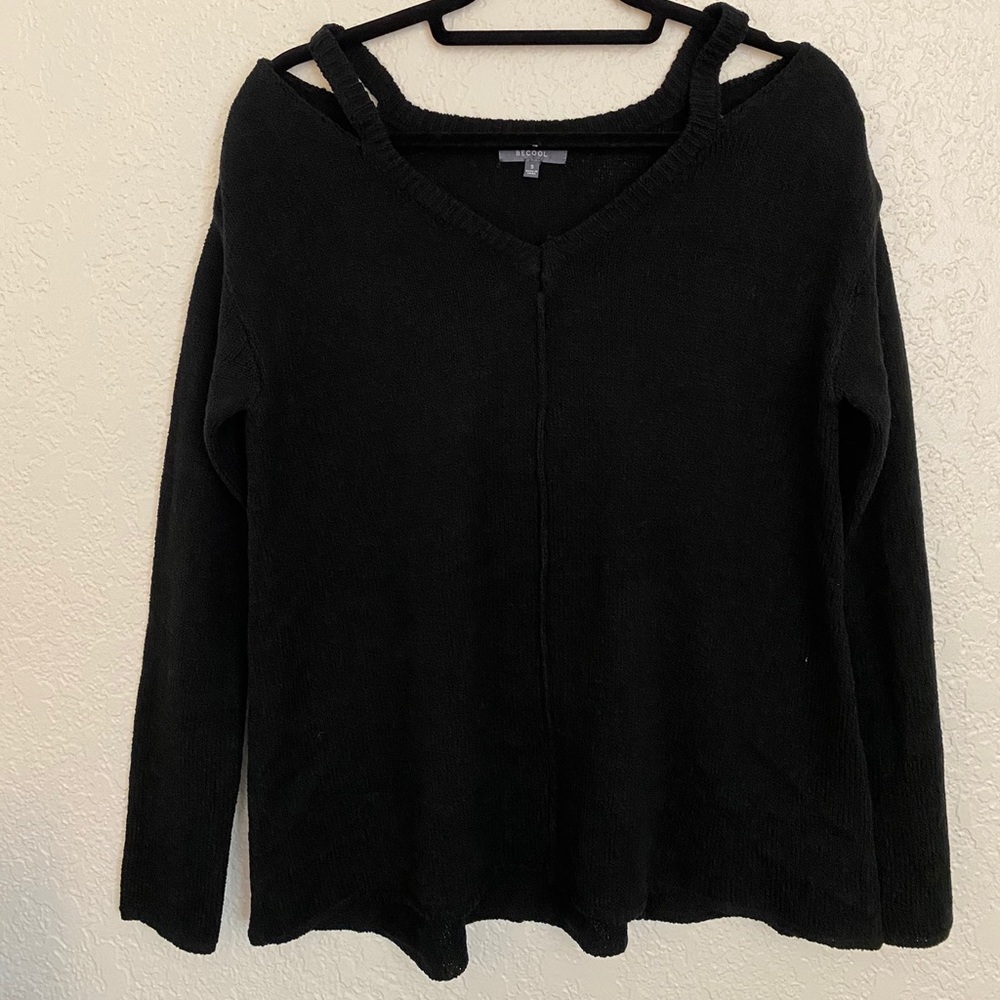 Open shoulder top